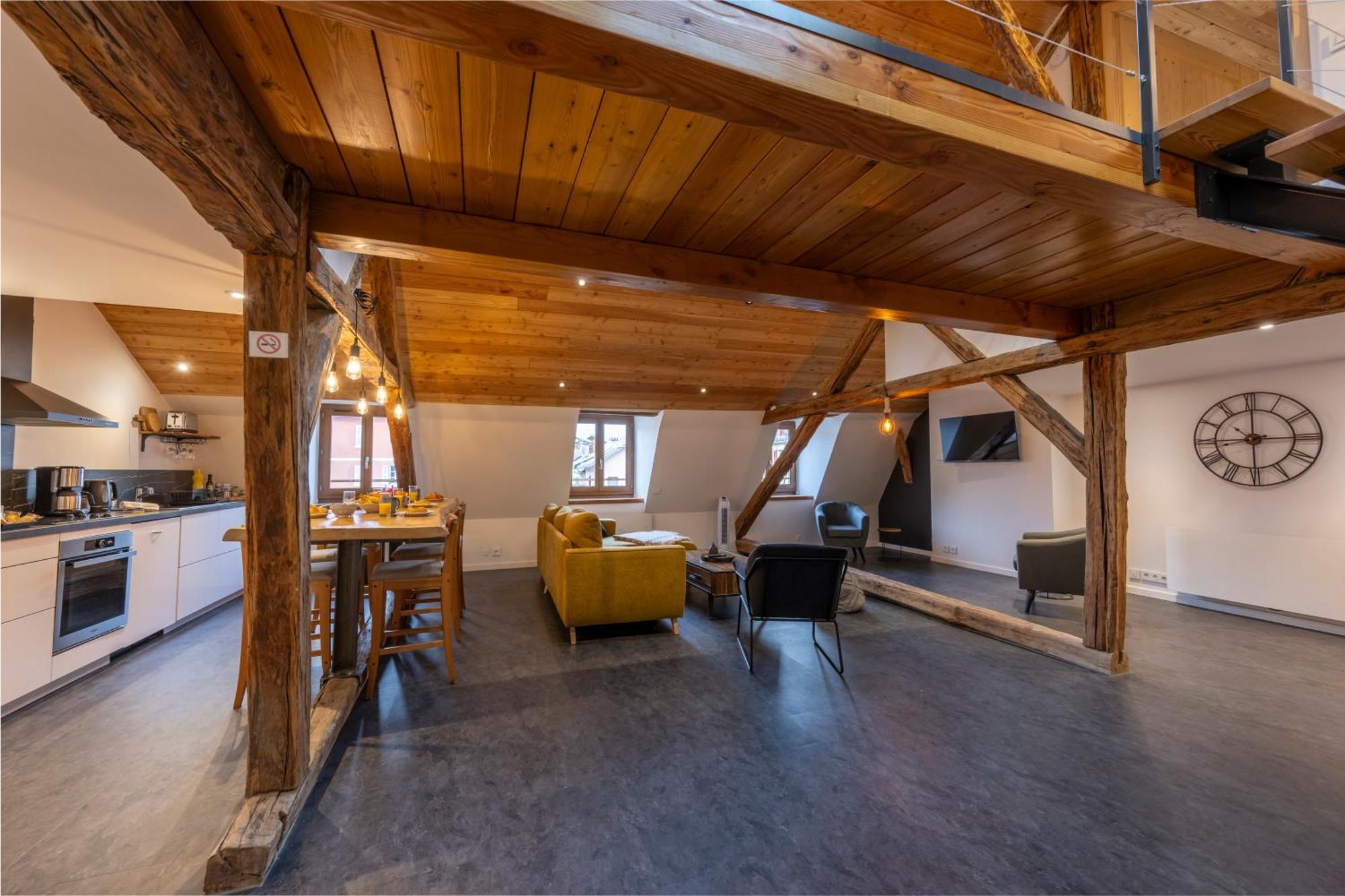 Superbe Loft - Situ Sur La Place Centrale Barcelonnette Extérieur photo